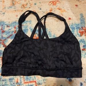 Lululemon sports bra size 4